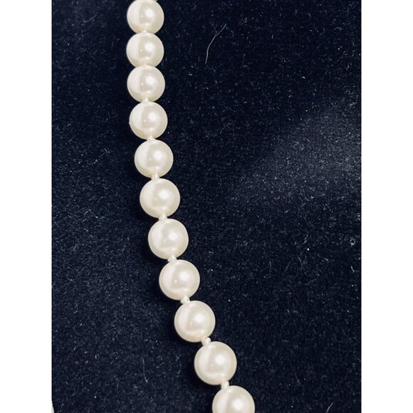 Vintage Single Strand White Faux Pearl Necklace (5383) - Picture 2 of 6